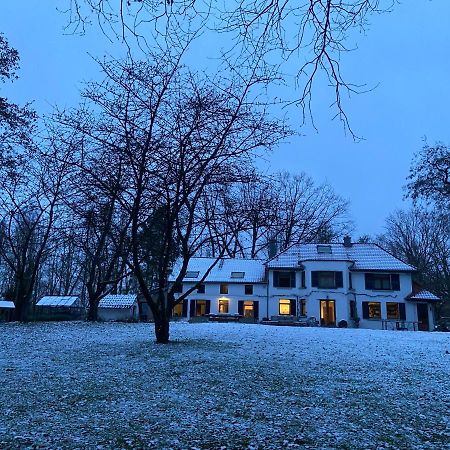 Апартаменты Manoir Au Bois Брен-ле-Шато Экстерьер фото